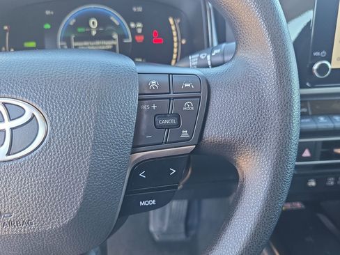 Used 2025 Toyota Camry LE image 17