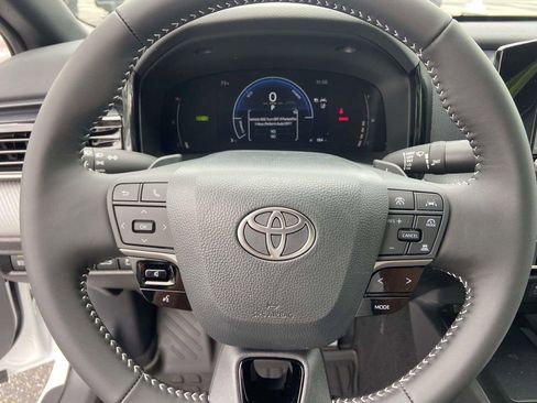 New 2026 Toyota Camry SE FWD image 25