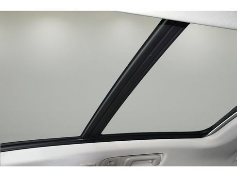 Used 2024 Volvo XC90 T8 Plus w/ Protection Package Premier AWD/4WD image 12