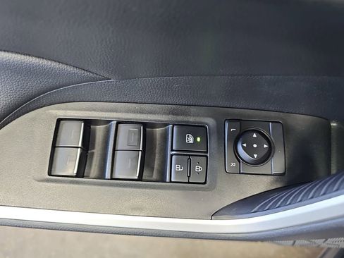 Used 2025 Toyota RAV4 XLE image 27