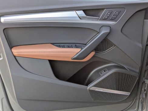 Certified 2025 Audi Q5 2.0T Premium Plus w/ Premium Plus Package image 10