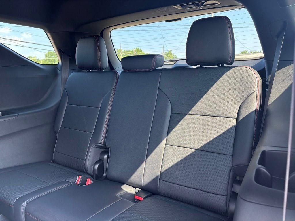 Used 2026 Chevrolet Traverse RS w/ LPO, Floor Liner Package AWD/4WD image 24