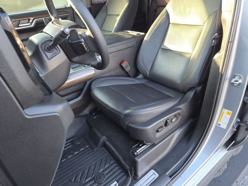 Used 2024 Chevrolet Silverado 1500 LT Trail Boss w/ Convenience Package II image 30