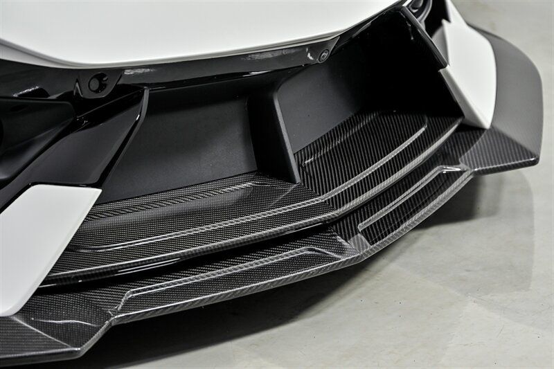 Used 2024 Lamborghini Revuelto AWD/4WD image 8