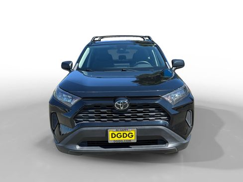 Used 2019 Toyota RAV4 LE FWD image 8