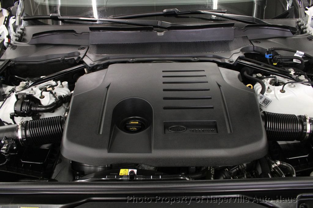 Used 2025 Land Rover Discovery Dynamic SE AWD/4WD image 46