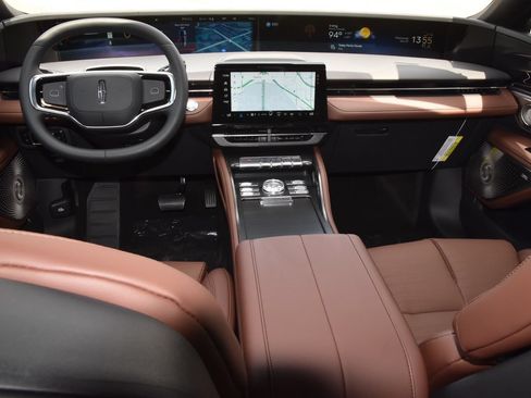 New 2026 Lincoln Nautilus Reserve AWD/4WD image 16