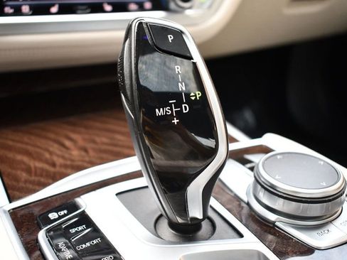 Used 2022 BMW 750i xDrive 750i xDrive w/ M Sport Package image 42