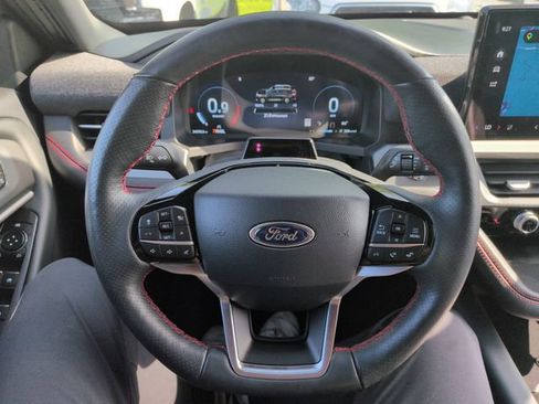 Certified 2025 Ford Explorer ST-Line AWD/4WD image 33