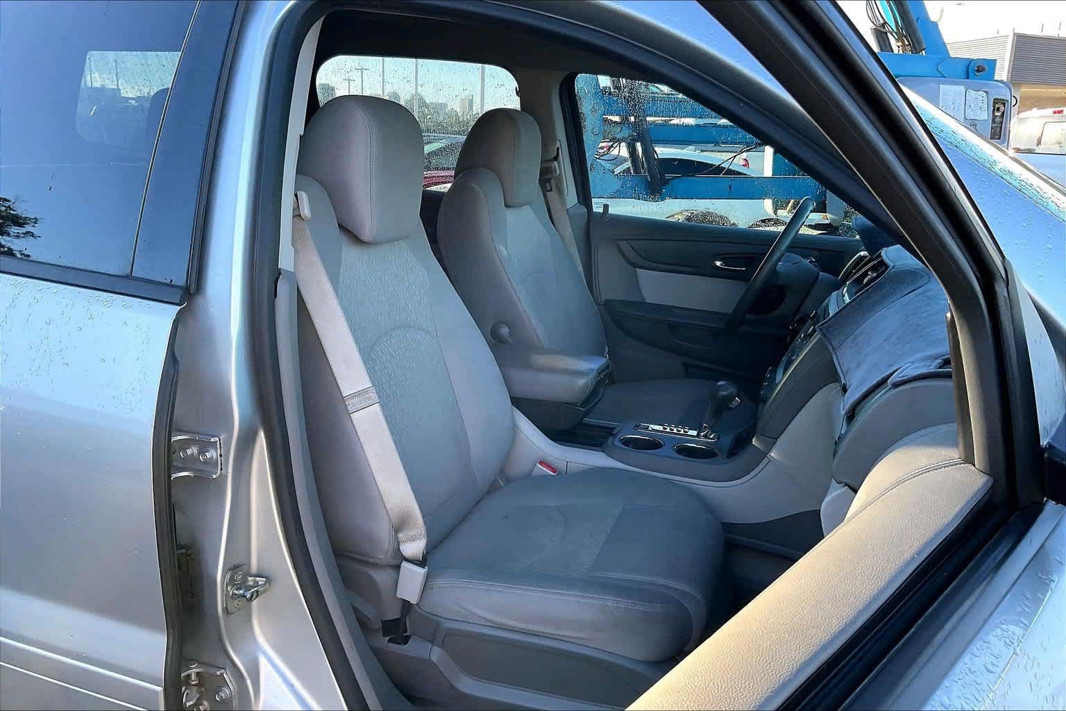Used 2013 GMC Acadia SLE FWD image 13