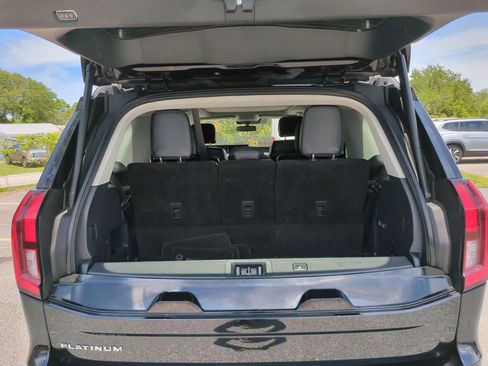 Used 2025 Ford Expedition Platinum AWD/4WD image 14