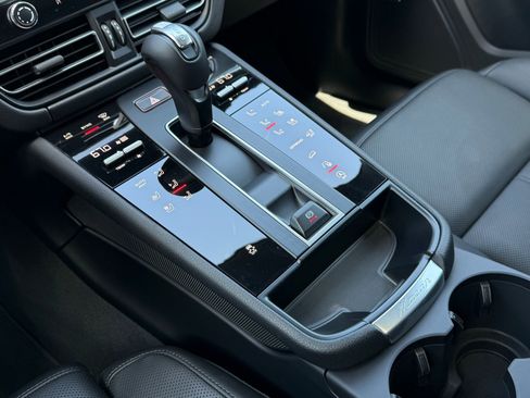 Used 2026 Porsche Macan image 22