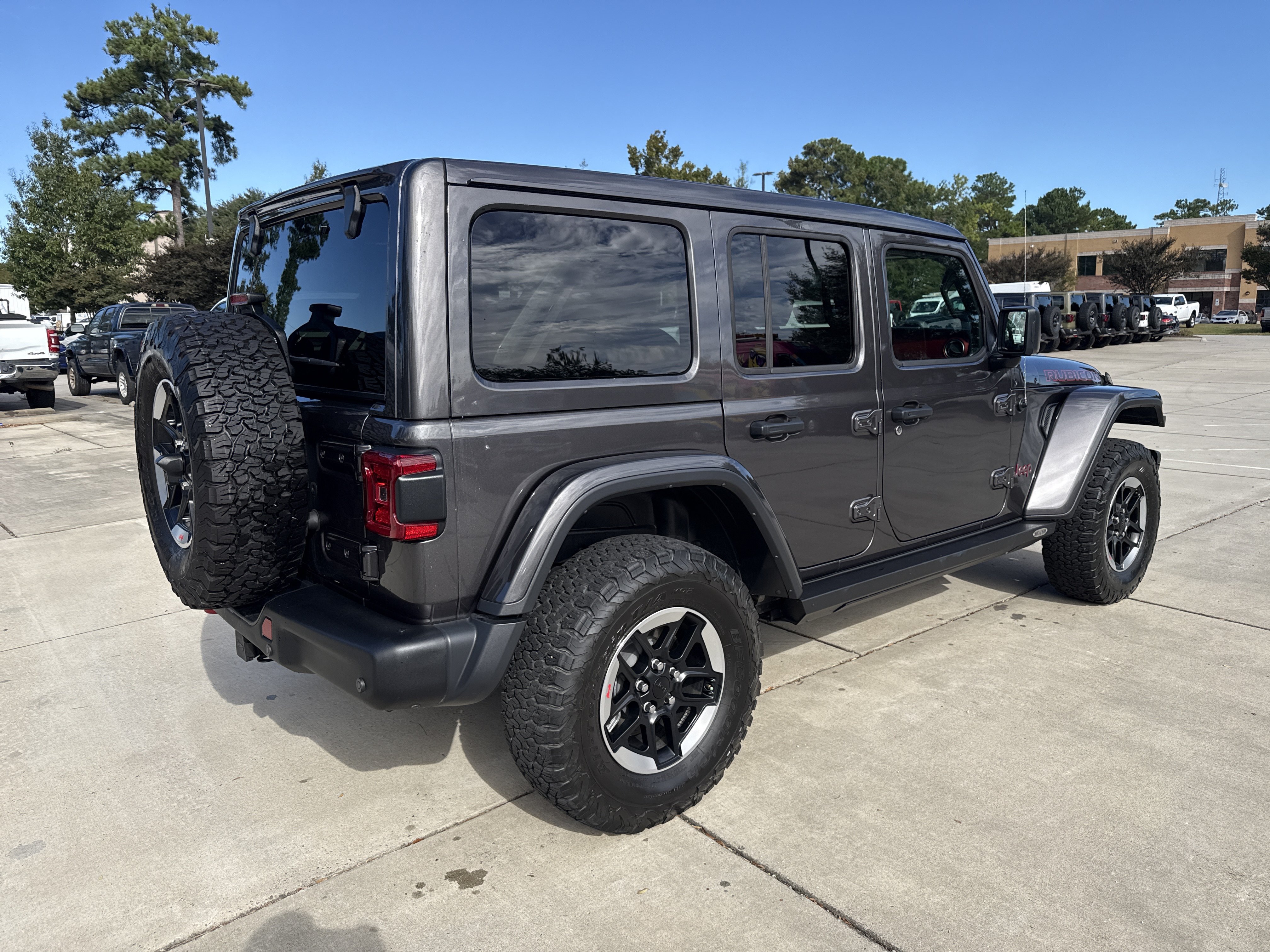 Used 2021 Jeep Wrangler Unlimited Rubicon AWD/4WD image 9