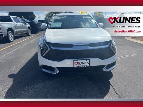 Used 2024 Kia Sportage LX image 4