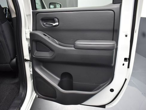 Used 2025 Nissan Frontier SV w/ Tow Package image 21