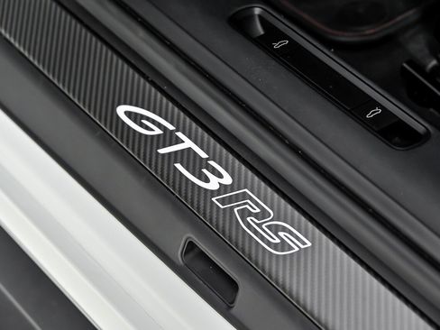 Used 2024 Porsche 911 GT3 RS RWD image 25