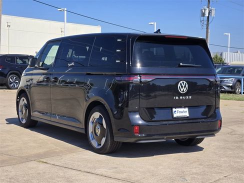 New 2025 Volkswagen ID. Buzz Pro S image 3