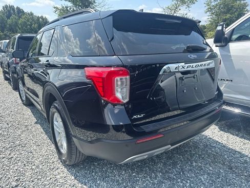 Used 2023 Ford Explorer XLT w/ Equipment Group 202A AWD/4WD image 4