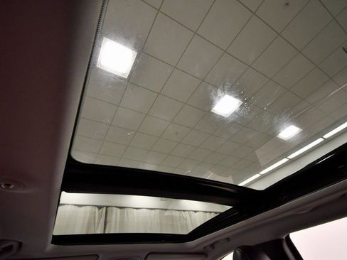 Used 2022 Jeep Cherokee Limited w/ Mopar Interior Package image 15