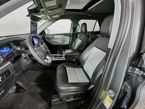 Certified 2023 Ford Explorer XLT w/ Equipment Group 202A image 29