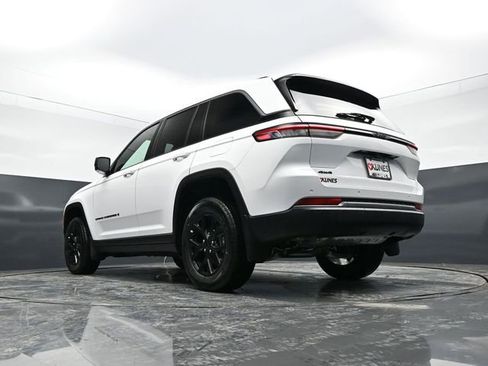 New 2026 Jeep Grand Cherokee Altitude AWD/4WD image 47
