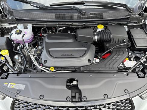 New 2026 Chrysler Pacifica Select w/ S Appearance Package image 10