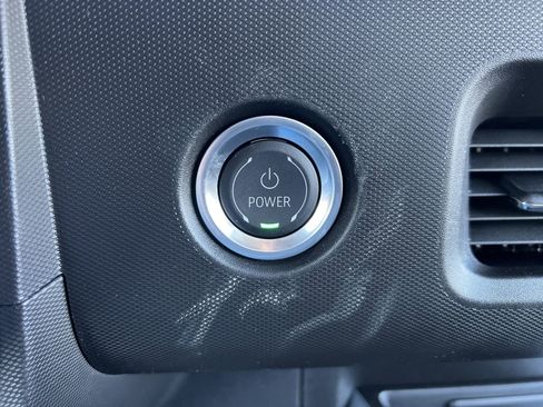 New 2025 Chevrolet Brightdrop 400 w/ Power Door Package image 9