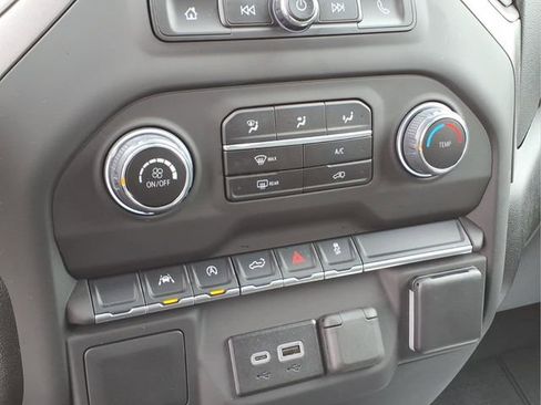 Used 2025 Chevrolet Silverado 1500 Custom w/ Turbomax Blackout Package AWD/4WD image 9