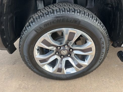 Used 2022 RAM 1500 Limited w/ Body Color Bumper Group image 34