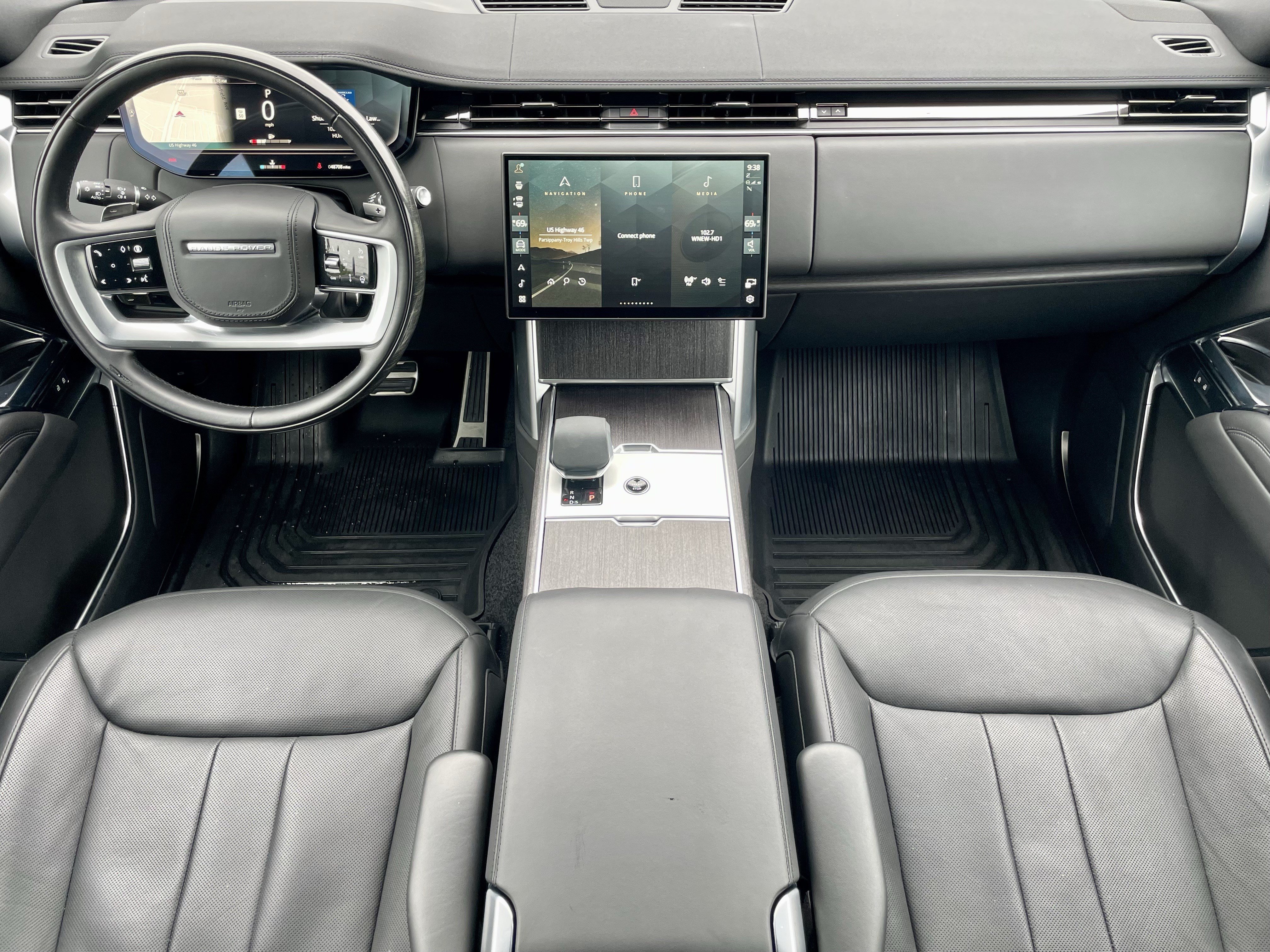 Used 2025 Land Rover Range Rover Long Wheelbase SE AWD/4WD image 16