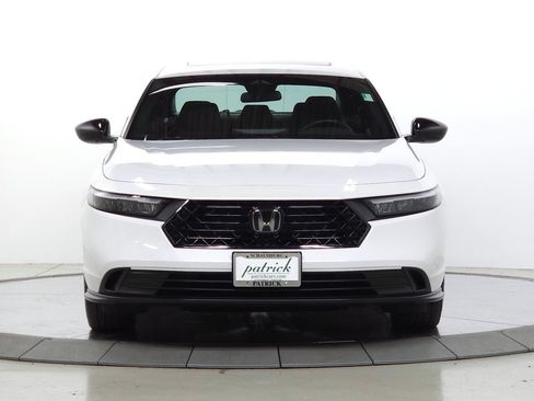 Used 2023 Honda Accord Sport image 2