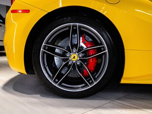 Used 2016 Ferrari 488 GTB RWD image 27