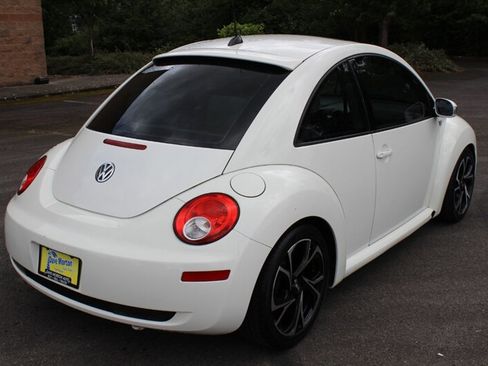 Used 2008 Volkswagen Beetle Triple White Edition FWD image 4
