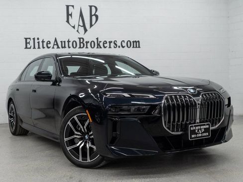 Used 2024 BMW 740i xDrive image 53