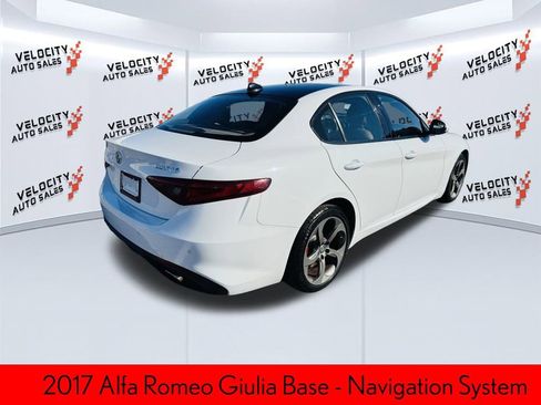 Used 2017 Alfa Romeo Giulia AWD image 3