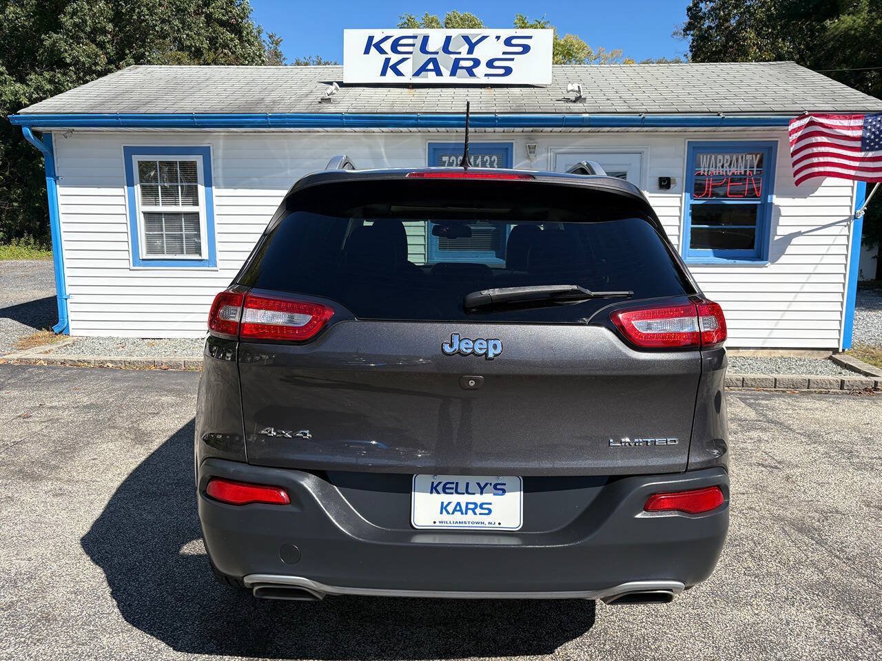 Used 2015 Jeep Cherokee Limited AWD/4WD image 5