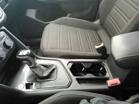 Used 2022 Volkswagen Tiguan S image 37