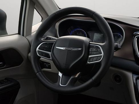 Used 2023 Chrysler Voyager LX FWD image 19