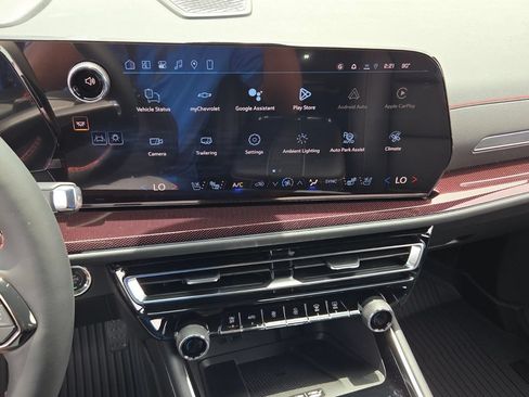 New 2026 Chevrolet Traverse RS w/ LPO, Floor Liner Package FWD image 17