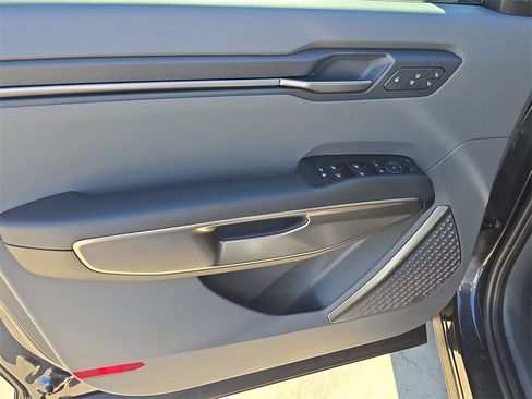 New 2026 Kia EV9 Wind image 18