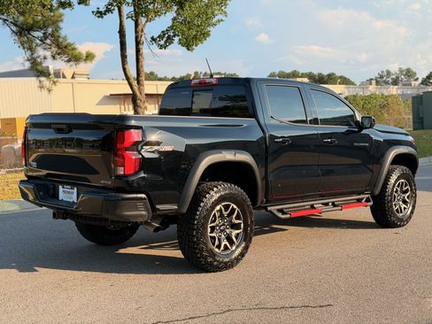Used 2026 Chevrolet Colorado ZR2 w/ Technology Package AWD/4WD image 12