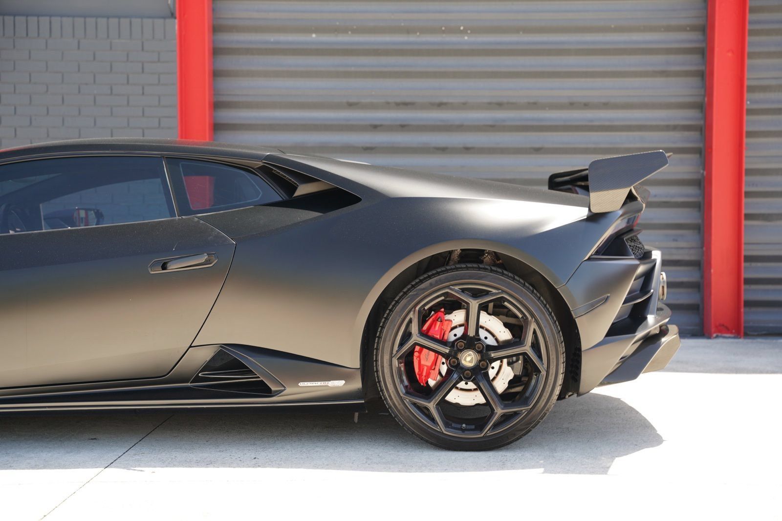 Used 2021 Lamborghini Huracan EVO RWD image 12