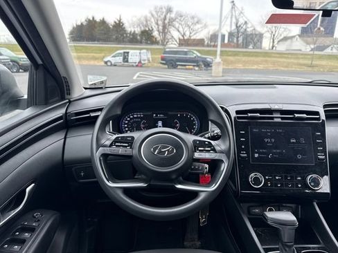 Used 2022 Hyundai Tucson SE image 19
