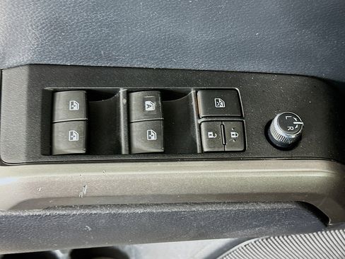 Used 2018 Toyota Tacoma SR5 image 15