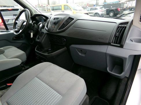 Used 2018 Ford Transit 250 Medium Roof image 12