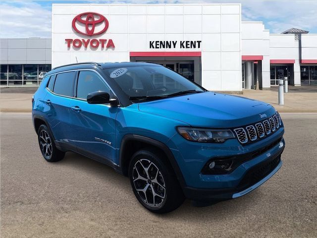 Used 2025 Jeep Compass Limited AWD/4WD image 1