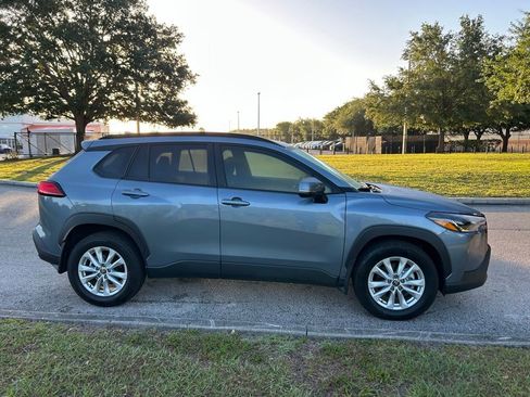 Used 2024 Toyota Corolla Cross LE w/ Moonroof Package image 6