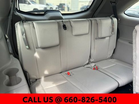 Used 2018 Toyota Highlander LE w/ Protection Package #3 AWD/4WD image 10