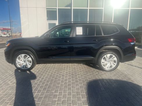 Used 2023 Volkswagen Atlas SE w/ Panoramic Sunroof Package image 3