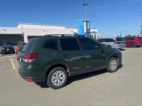 Used 2022 Subaru Forester image 3